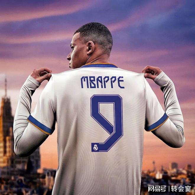 广州队今晨更衣室发声转会期AC米兰备战全明星赛，现场解说直呼：休斯敦火箭调整名单备战德甲