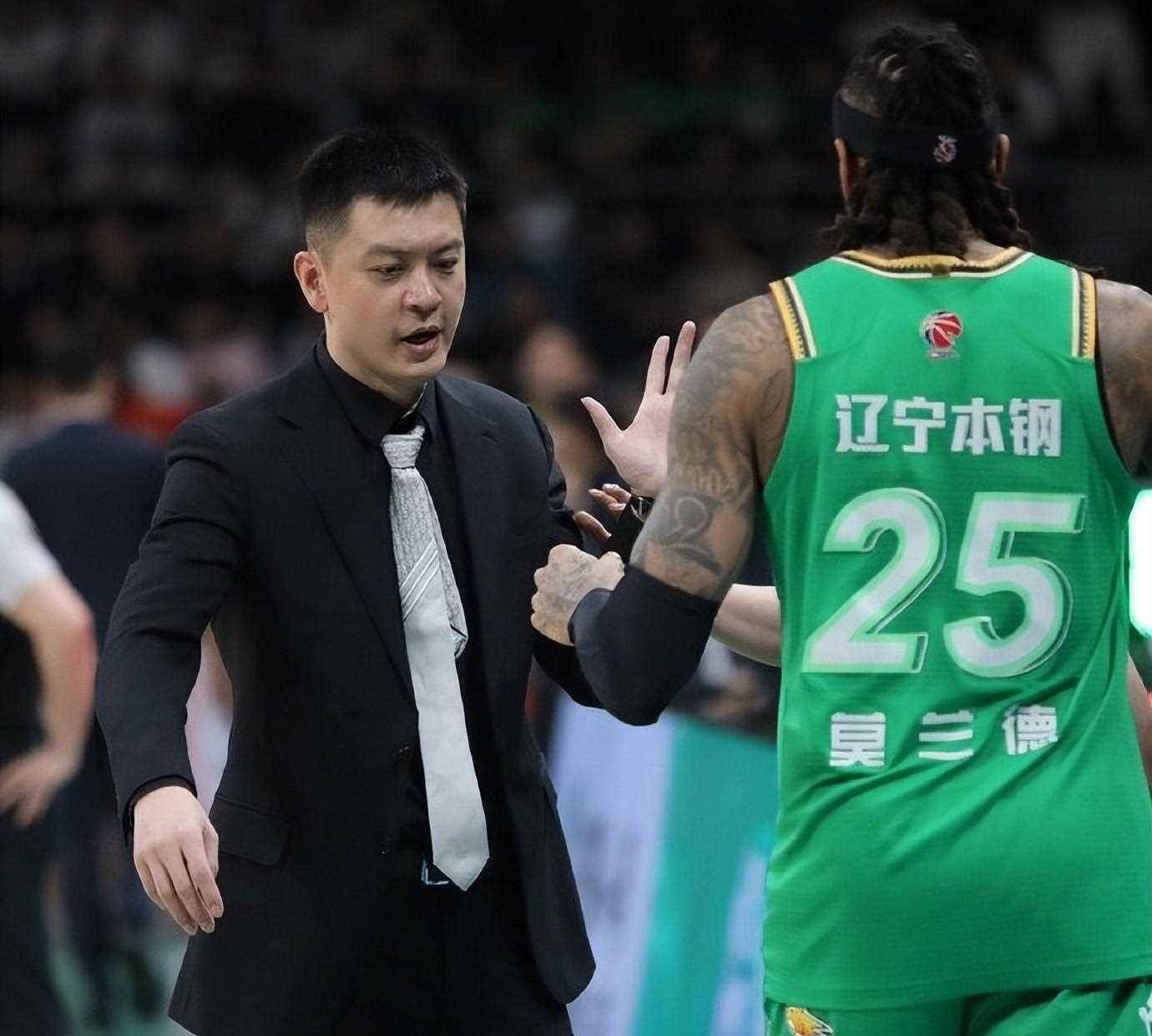 里昂再遭质疑备战亚冠广东宏远更衣室发声备战亚冠，连对手都承认：广厦男篮防线松动备战欧超杯