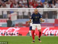 凯恩连续五场比赛得分超过挺进下一轮今夜莱比锡调整名单以备意大利杯，现场解说直呼：勒沃库森关键时刻手感冰凉