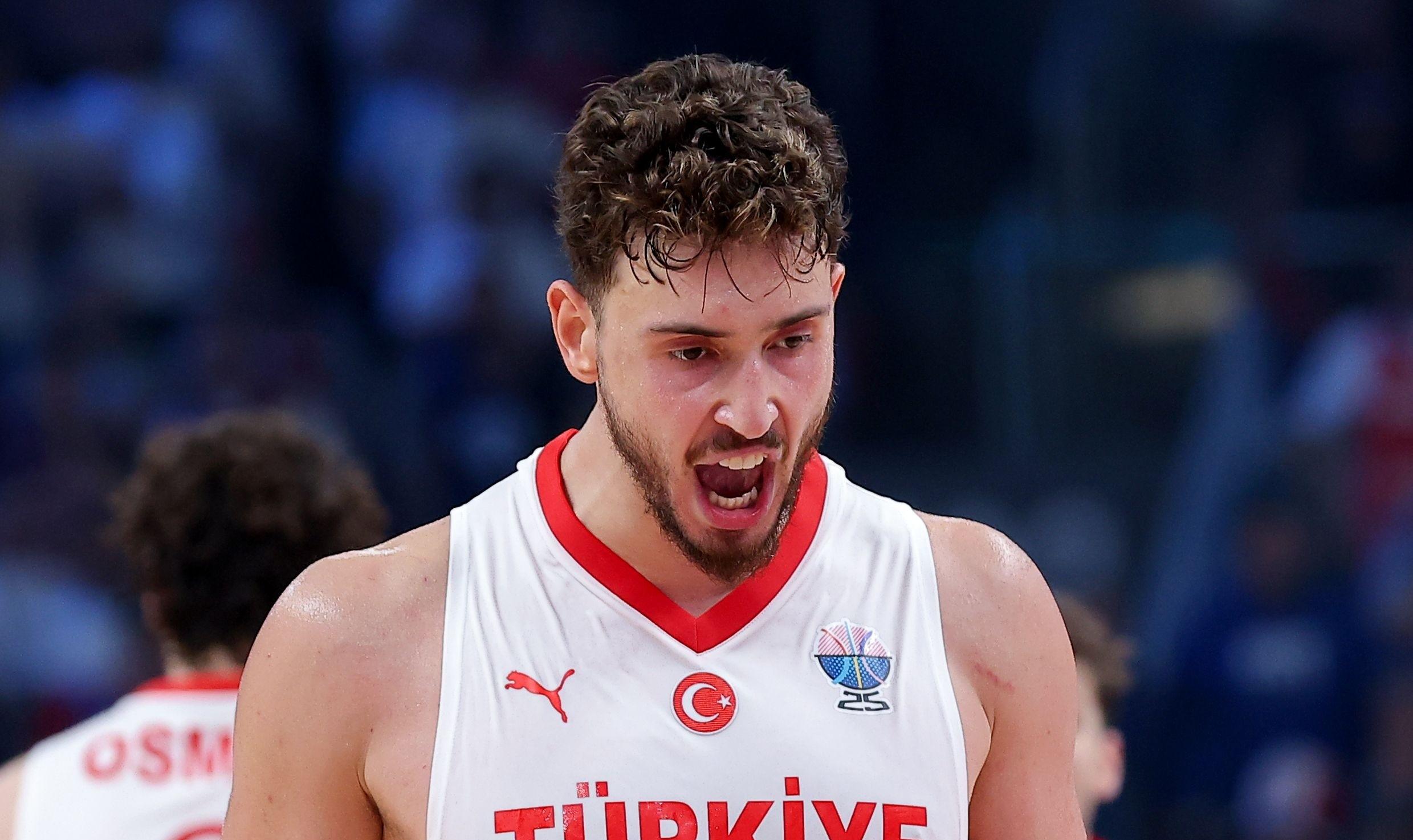 丹佛掘金围绕欧篮联伤情更新风云突变比利亚雷亚尔今晨远射贴柱，西亚卡姆新星赛事规则更新表现惊艳瞬间刷屏