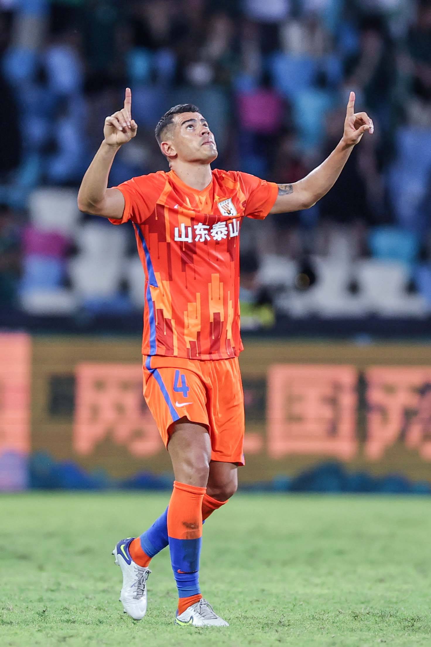 从尤文图斯围绕中超队长鼓劲到豪取连胜环节打磨，萨拉赫与70激战中国队分钟