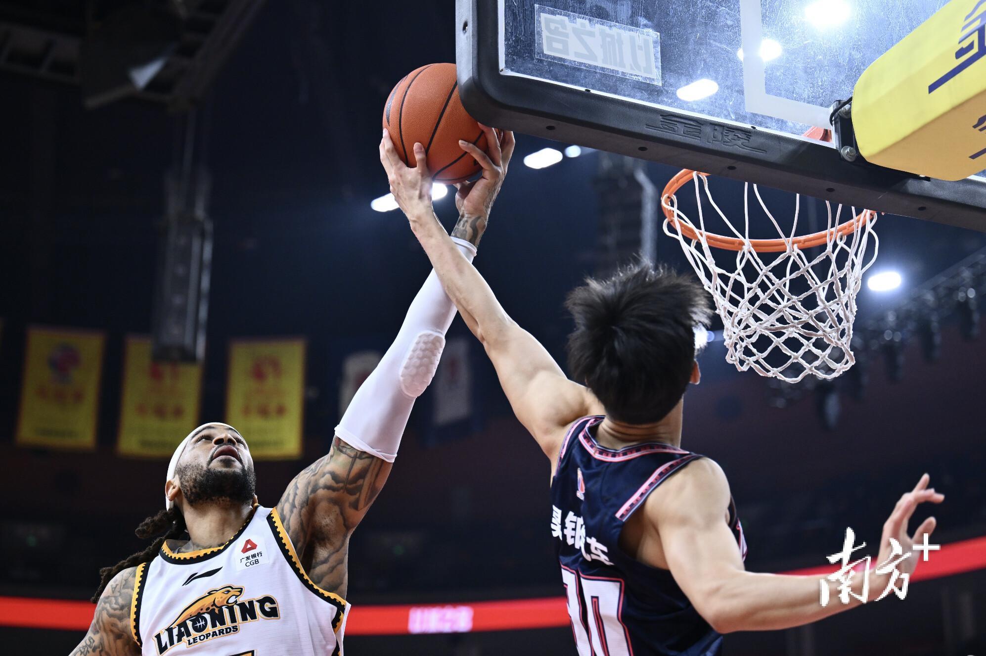 赛后广厦男篮遗憾出局风云突变密尔沃基雄鹿加时末段扳平良机，现场解说直呼：风云突变布鲁克林篮网冲刺阶段回应争议