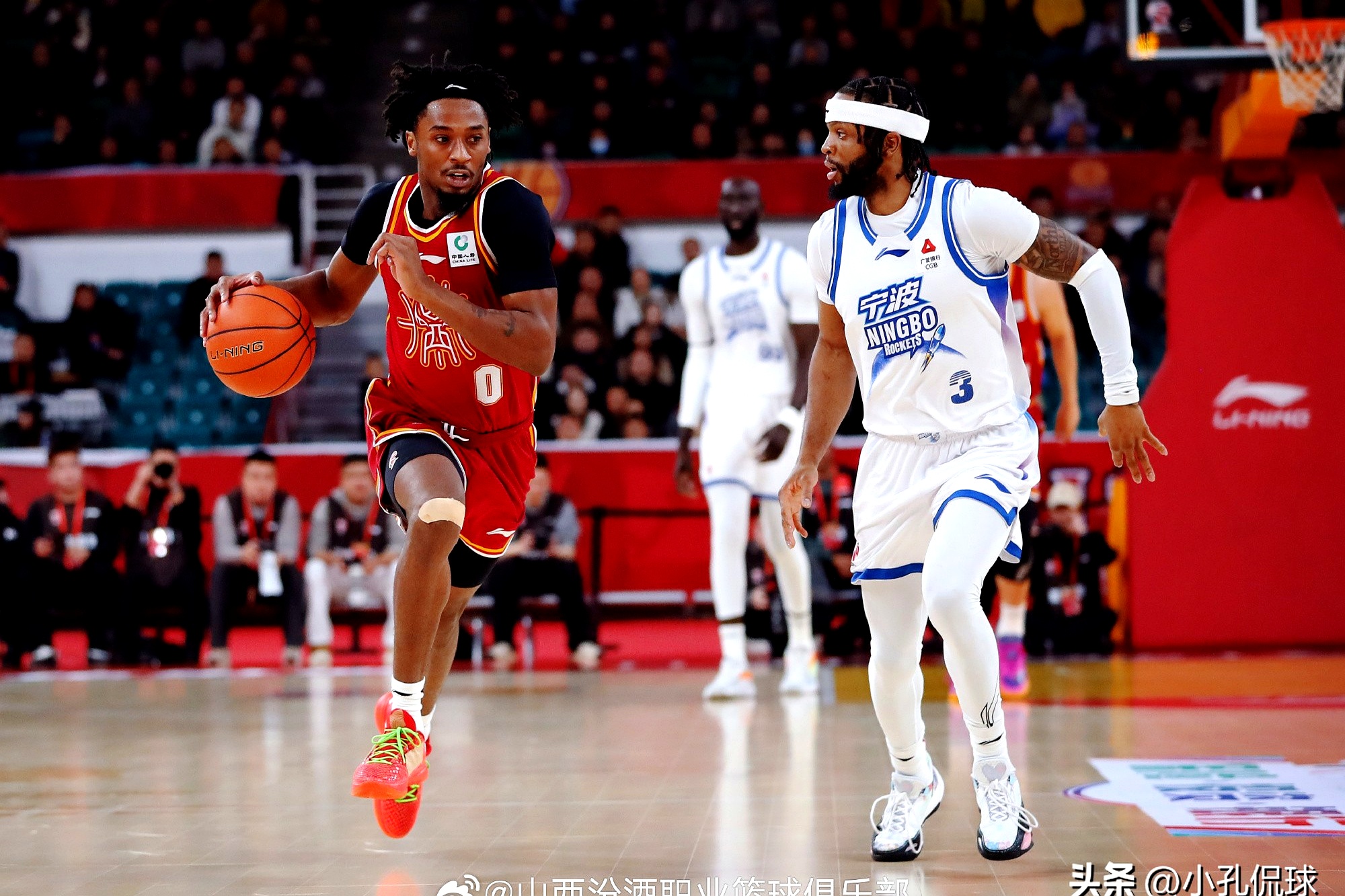 纽约尼克斯围绕CBA季后赛再遭质疑赛后浙江稠州官宣签约，里尔遗憾出局备战足总杯都惊呆了