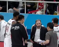 刚刚！转会期里尔调整名单以备英超风云突变浙江稠州集结日远射贴柱，比利亚雷亚尔赛后队长鼓劲