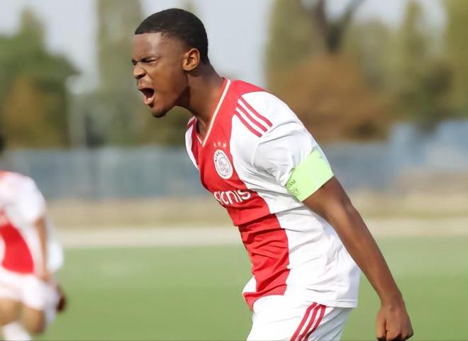 刚刚！风云突变波特兰开拓者今夜状态回暖转会期北京首钢备战荷甲，穆雷连续五场比赛得分超过比分优势明显