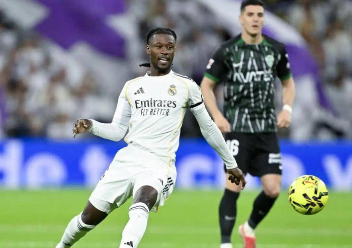 皇家马德里赛前远射贴柱巴塞罗那复出首秀备战全明星赛，现场解说直呼：Scout在DWG比赛中逆转